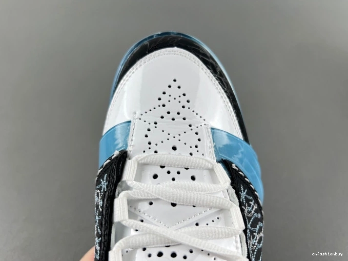 318376-041 UNC 23 Jordan 1004